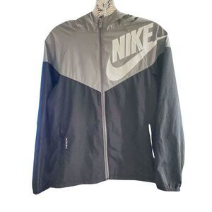 Nike Windbreaker Full Zip Packable Hoodie Grey Black CU9301-064 Boys Jacket Sz L